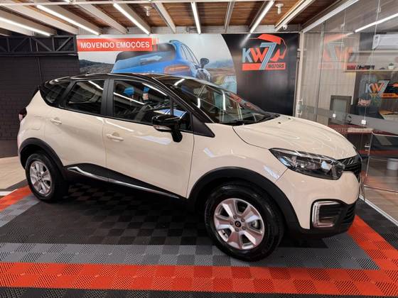 RENAULT CAPTUR 1.6 16V SCE FLEX LIFE X-TRONIC RENAULT CAPTUR 1.6 16V SCE FLEX LIFE X-TRONIC